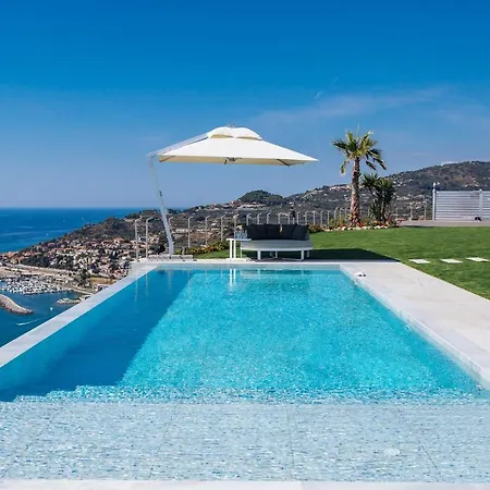 Sabrina Riviera Dei Fiori A Picco Sul Mare Con Piscina Privata ,wellness & *