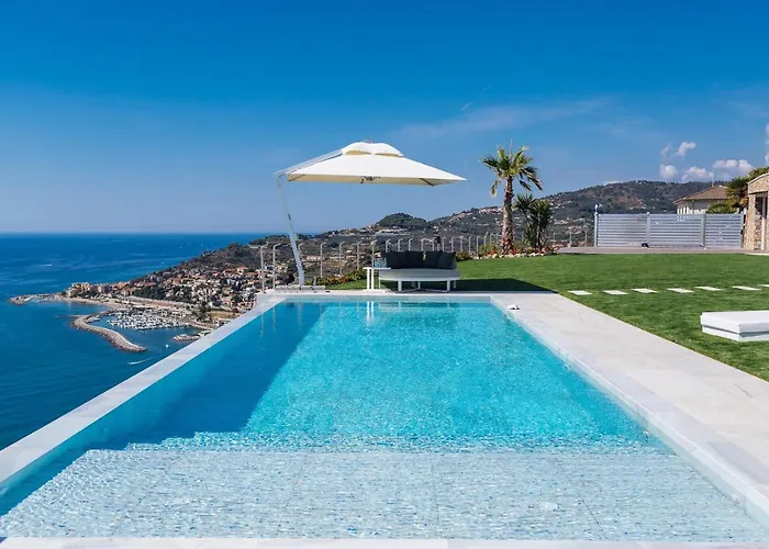 Sabrina Riviera Dei Fiori A Picco Sul Mare Con Piscina Privata ,wellness & *