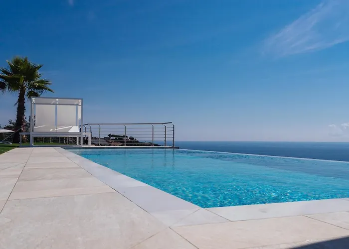 Sabrina Riviera Dei Fiori A Picco Sul Mare Con Piscina Privata ,wellness & Vila Imperia