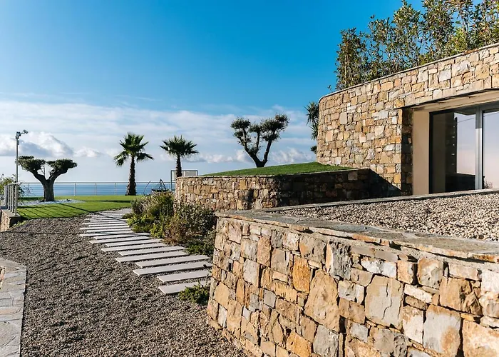 Sabrina Riviera Dei Fiori A Picco Sul Mare Con Piscina Privata ,wellness & Imperia