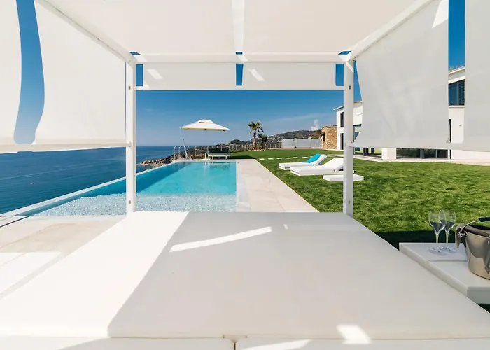Sabrina Riviera Dei Fiori A Picco Sul Mare Con Piscina Privata ,wellness & Vila *