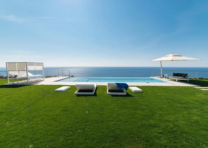 Sabrina Riviera Dei Fiori A Picco Sul Mare Con Piscina Privata ,wellness & Imperia
