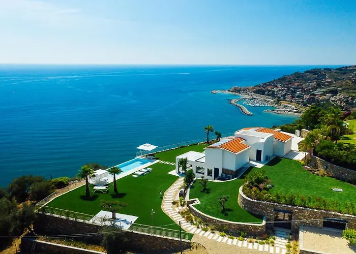 Vila Sabrina Riviera Dei Fiori A Picco Sul Mare Con Piscina Privata ,wellness & *