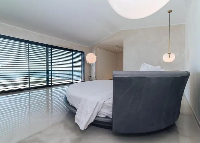 Vila Sabrina Riviera Dei Fiori A Picco Sul Mare Con Piscina Privata ,wellness & Imperia