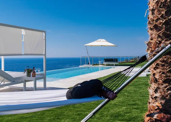 Sabrina Riviera Dei Fiori A Picco Sul Mare Con Piscina Privata ,wellness & Villa