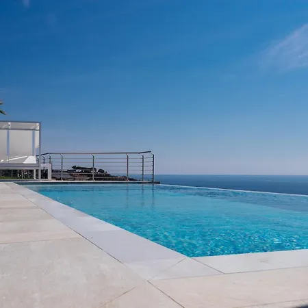 Sabrina Riviera Dei Fiori A Picco Sul Mare Con Piscina Privata ,wellness & Villa Imperia