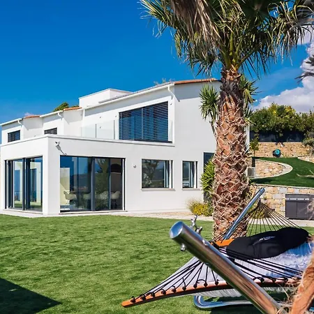 Sabrina Riviera Dei Fiori A Picco Sul Mare Con Piscina Privata ,wellness & Villa Imperia