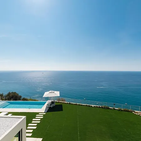 Sabrina Riviera Dei Fiori A Picco Sul Mare Con Piscina Privata ,wellness & Villa