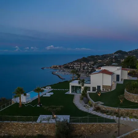 Sabrina Riviera Dei Fiori A Picco Sul Mare Con Piscina Privata ,wellness & Villa Imperia