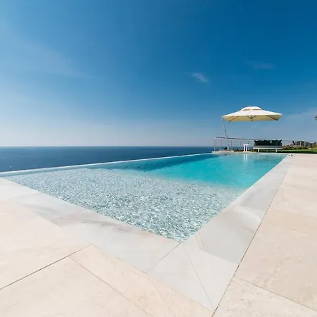 Sabrina Riviera Dei Fiori A Picco Sul Mare Con Piscina Privata ,wellness & Imperia