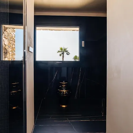 Sabrina Riviera Dei Fiori A Picco Sul Mare Con Piscina Privata ,wellness&spa