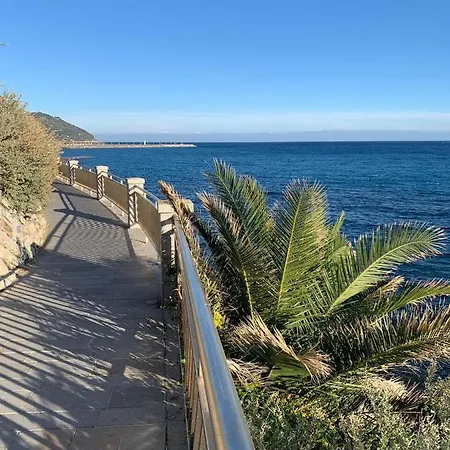 Villa Sabrina Riviera Dei Fiori A Picco Sul Mare Con Piscina Privata ,wellness &