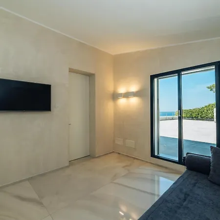 Villa Sabrina Riviera Dei Fiori A Picco Sul Mare Con Piscina Privata ,wellness &