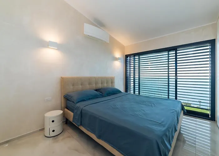 Sabrina Riviera Dei Fiori A Picco Sul Mare Con Piscina Privata ,wellness & * Imperia